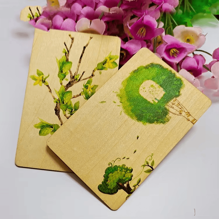 Foto do produto de cartões de casamento em madeira personalizados com RFID opcional mostrando o layout da antena na categoria Cartões de madeira.