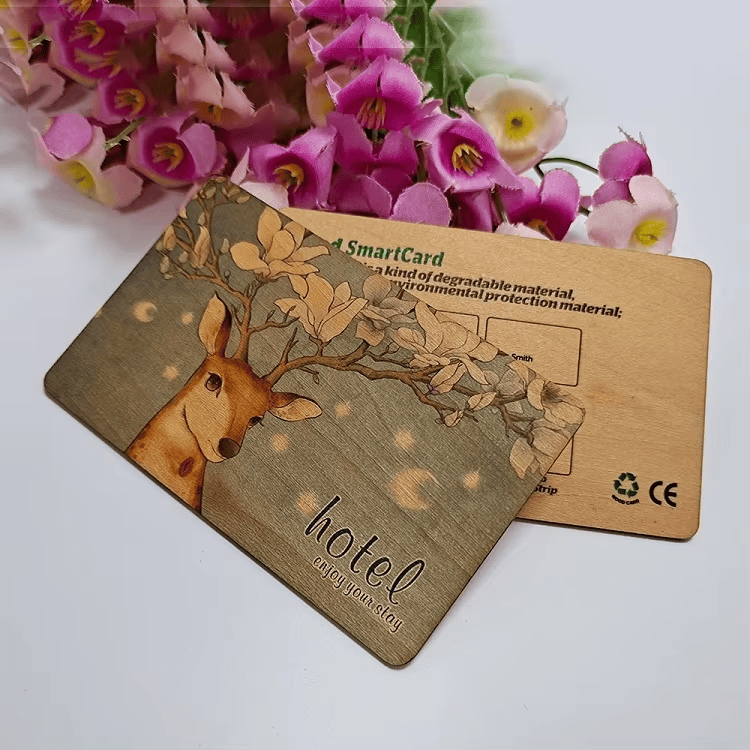 Logotipo impresso em cartões de casamento de madeira personalizados com RFID opcional para aplicações Cartões de madeira.