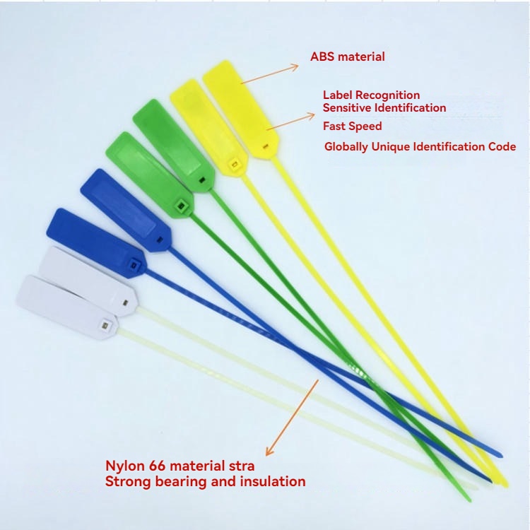 A imagem assinala o corpo em ABS e a abraçadeira de nylon das tags RFID, destacando resistência, isolamento e identificação rápida.