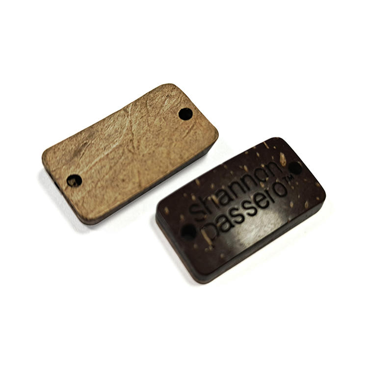 Imagem nítida de Cartões de Bambu Personalizados para Brindes destacando impressão personalizada de cartões para aplicações de Cartões de madeira.