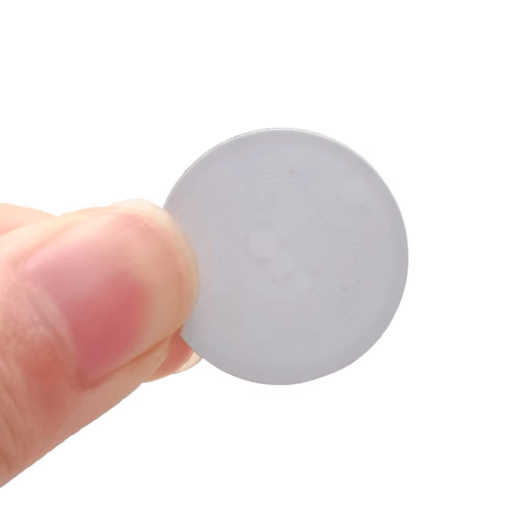 Etiqueta HF RFID aplicada em identificação segura e leitura de curta distância.