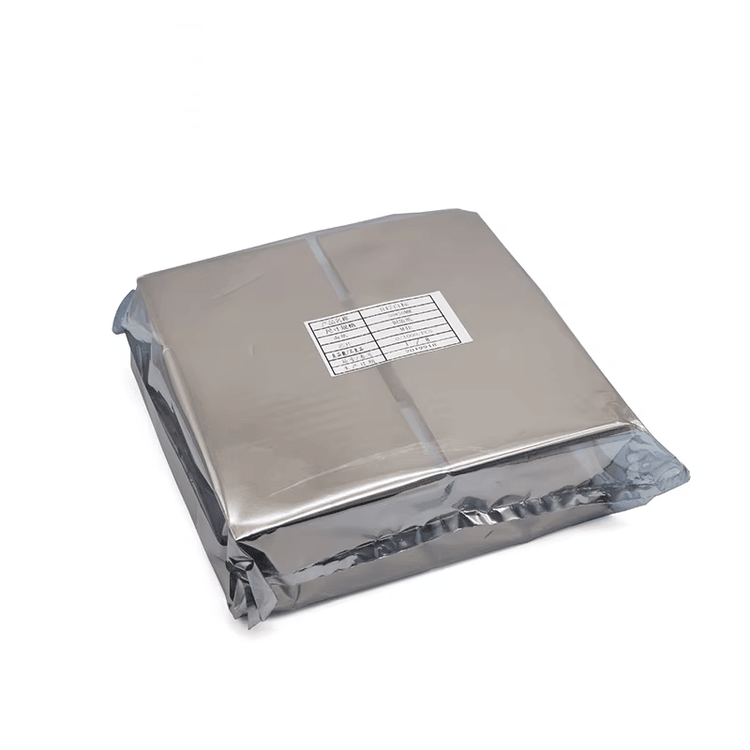 Etiqueta RFID UHF para biblioteca com foco em impressão personalizada e identificação de marca.