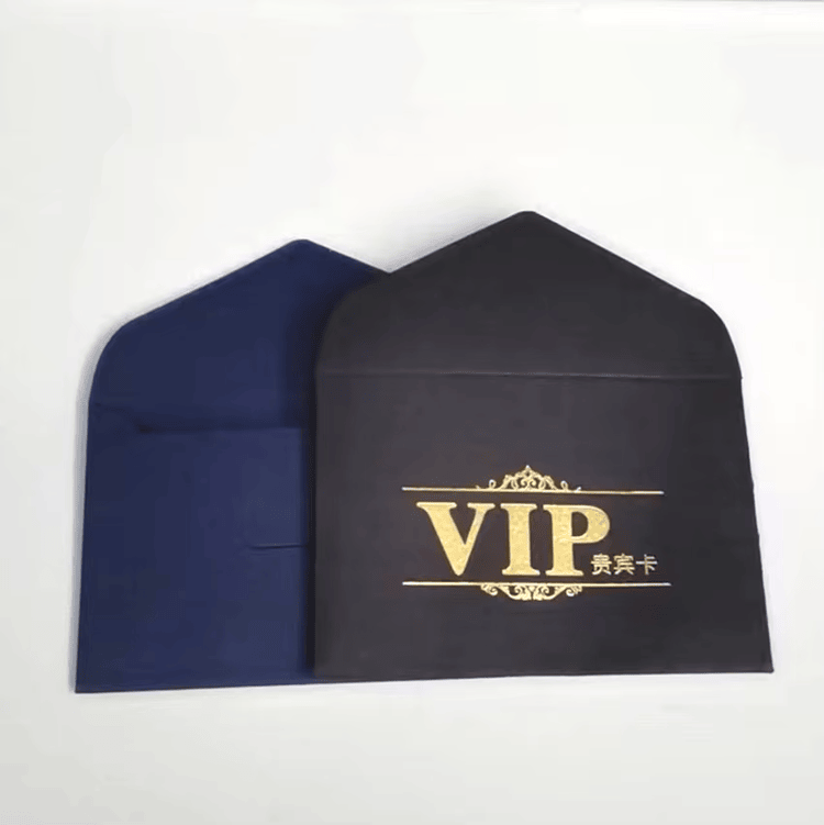 O envelope de papel com fita oferece uma apresentação segura do cartão e proteção essencial da superfície de cartões inteligentes ou etiquetas RFID.