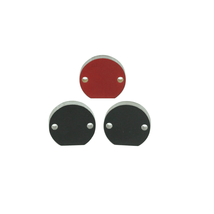 Tag RFID PCB para metal Compacto para Ativos Industriais mostrado em perspectiva clara com logotipo gravado para aplicações de tags RFID PCB para metal.