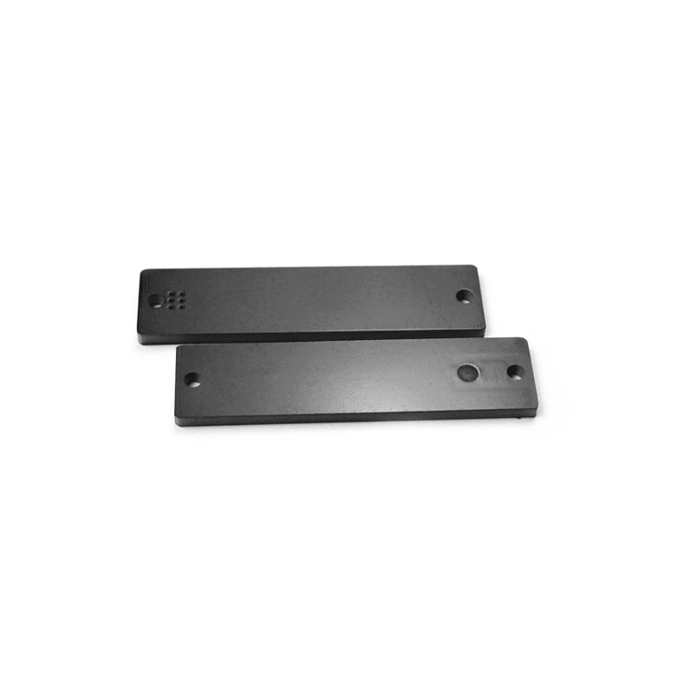 Imagem destacando a Etiqueta RFID PCB para metal durável com logotipo gravado para aplicações tags RFID PCB para metal.