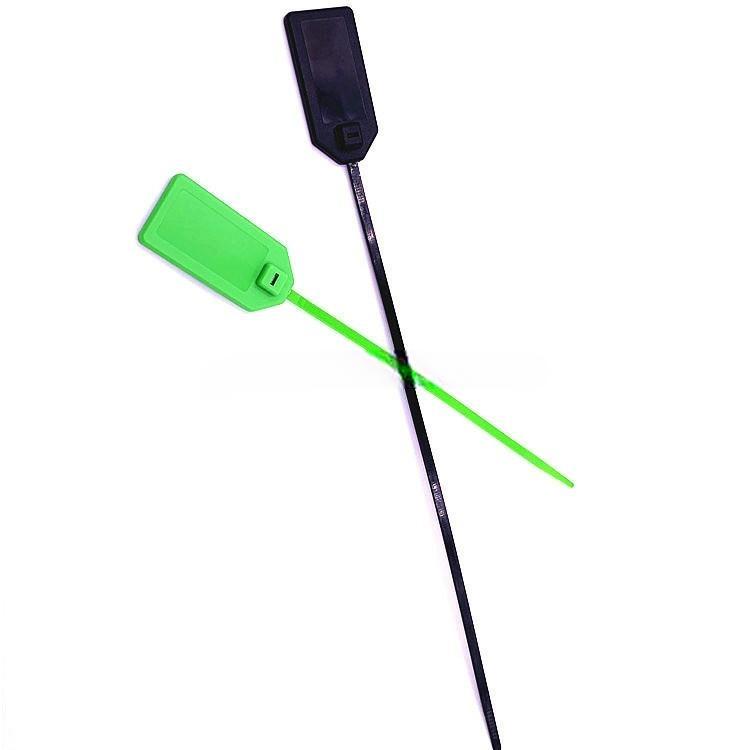 Etiquetas RFID tipo abraçadeira Z36030-1 mostradas com as tiras longas totalmente estendidas para ilustrar a faixa de fixação em feixes de cabos.