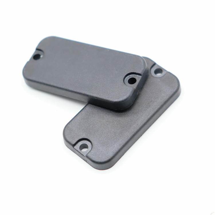 Imagem nítida de Tags RFID PPS Compactas para Rastreamento Industrial destacando leitura sem contato para aplicações de Tags RFID em PPS.