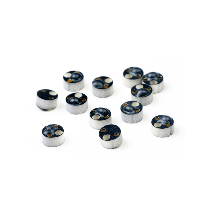 Imagem de Mini Tag RFID PCB para Rastreamento em Metal com logotipo gravado para compradores que comparam soluções de Tags RFID PCB para metal.
