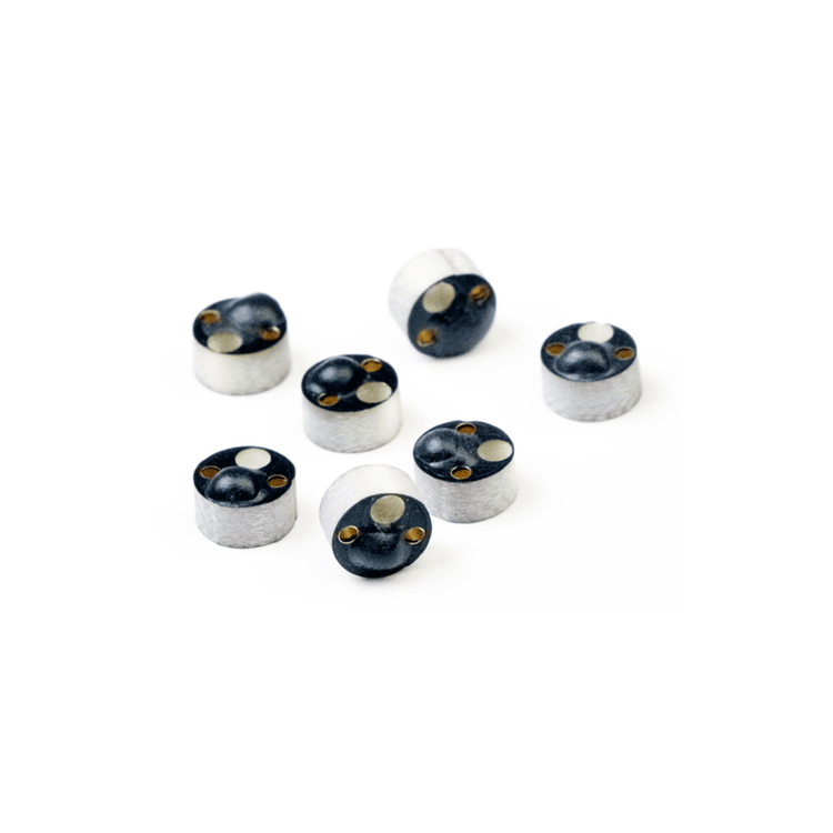 Foto de Mini Tag RFID PCB para Rastreamento em Metal mostrando detalhe de corte a laser na categoria Tags RFID PCB para metal.