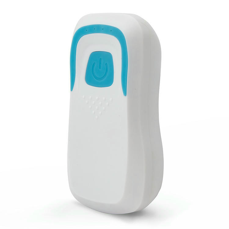 Esta imagem mostra o leitor móvel RFID UHF branco R58H em vista frontal inclinada destacando seu invólucro portátil curvo.