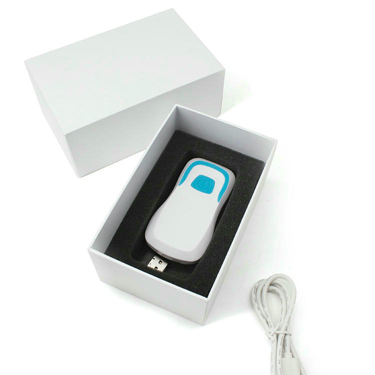 Esta imagem mostra o leitor móvel UHF RFID branco R58H embalado em uma caixa de presente com inserto de espuma e cabo de carregamento USB.