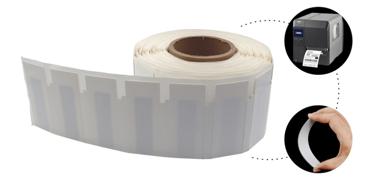 Etiqueta RFID UHF flexível para metal aplicada em rastreamento de ativos, com acabamento metálico escovado para projetos de tags RFID UHF flexíveis para metal.