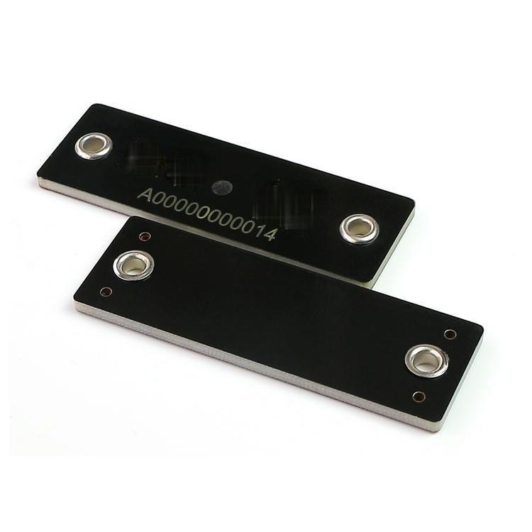 Tag RFID PCB Fina para Rastreamento de Ativos apresentada com visão clara do verso adesivo para aplicações de tags RFID PCB para metal.