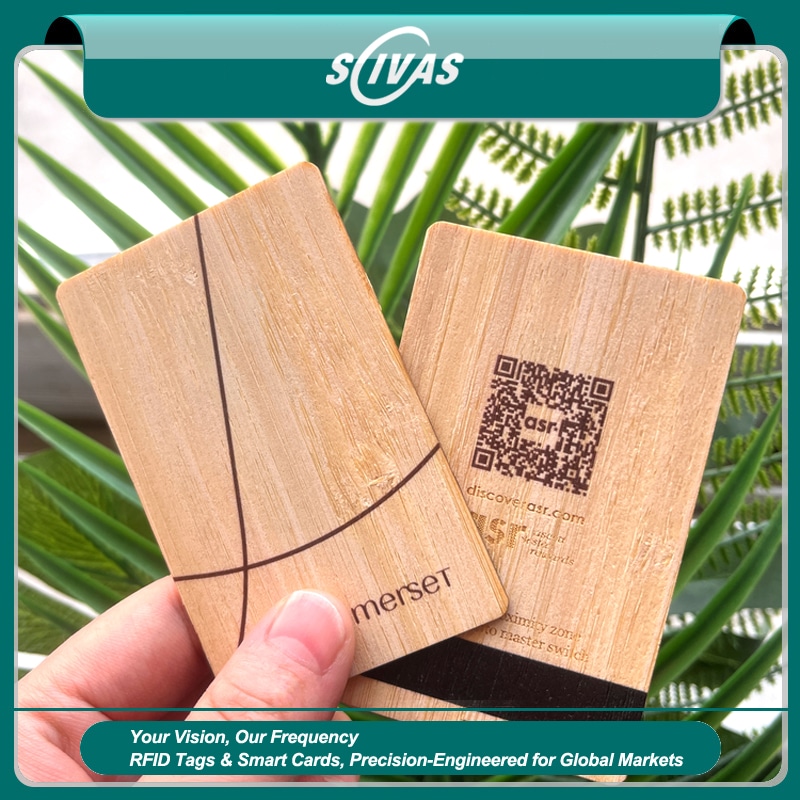 Imagem de Cartões NFC em Olmo para Hotéis — Brindes e Acesso com design em formato de carteira para compradores que comparam soluções de Cartões de madeira.