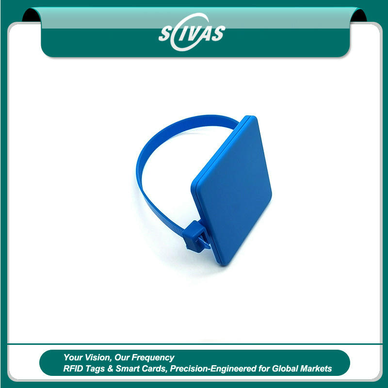 Esta imagem destaca etiqueta durável em Lacres RFID com Abraçadeira para Segurança e Estoque para aplicações de Tags RFID com abraçadeira.