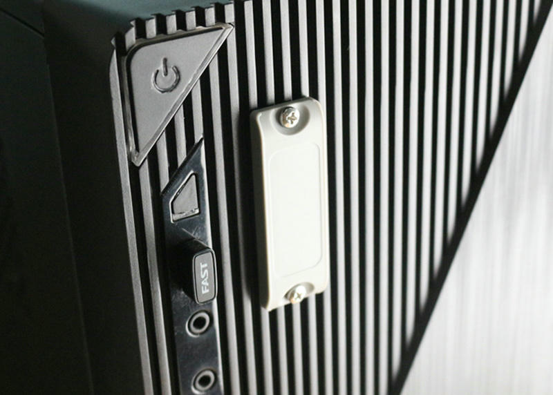 Foto de produto das Tags RFID ABS compactas para metal em ativos industriais, mostrando o corpo durável da categoria tags RFID de ABS para metal.