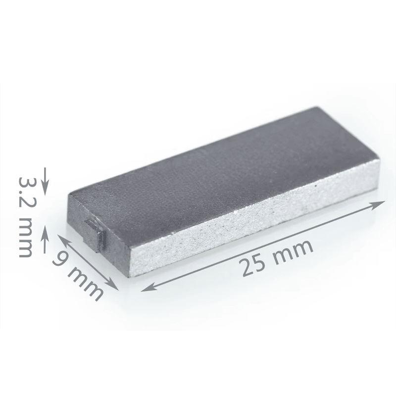 Imagem de Tags RFID Resistentes a Químicos para Metal com corpo metálico durável para compradores que comparam soluções de Tags RFID para altas temperaturas.