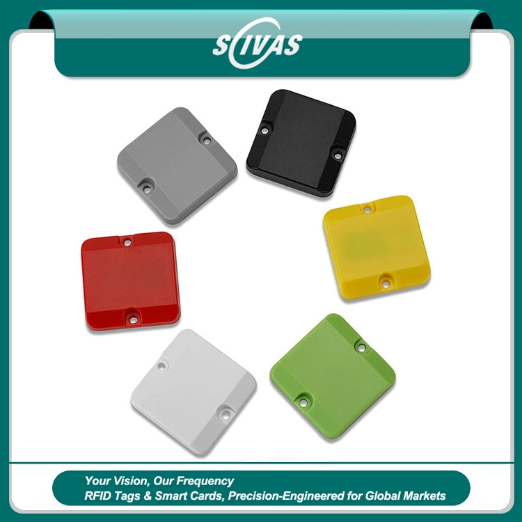 Imagem nítida de Etiquetas RFID ABS para Metal em Acesso Seguro destacando instalação em superfície metálica para aplicações de Tags RFID ABS para metal.