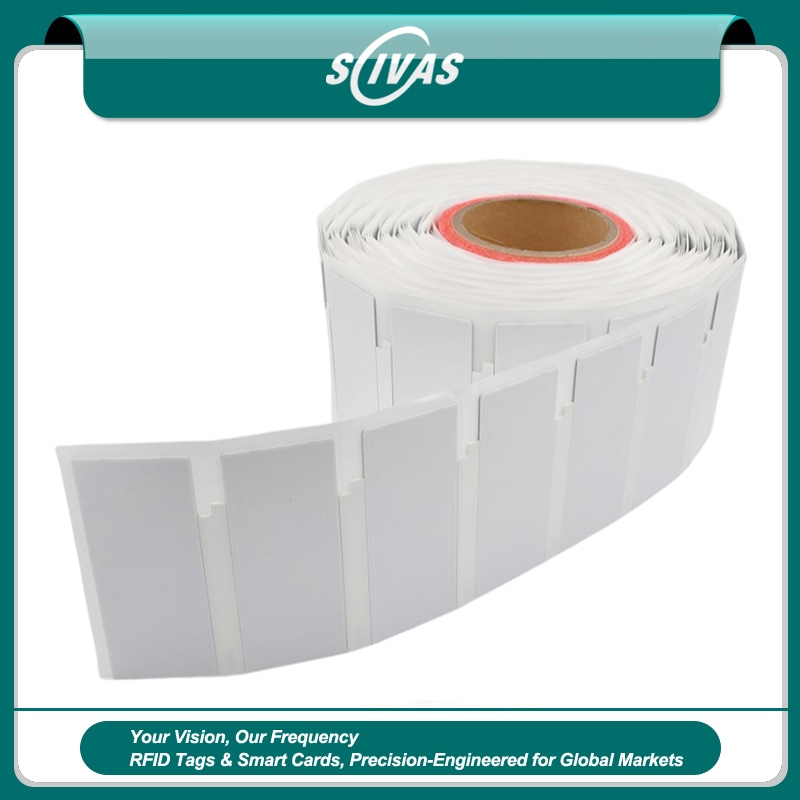Imagem de Etiqueta RFID UHF Flexível para Metal 14m com foco em borda polida para projetos de Tags RFID UHF flexíveis para metal.