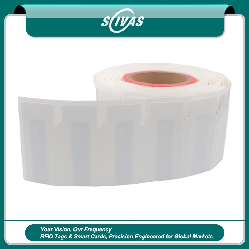 Imagem de Etiqueta RFID UHF Flexível para Ativos Metálicos com detalhe de corte a laser para compradores que comparam soluções de Tags RFID UHF flexíveis para metal.