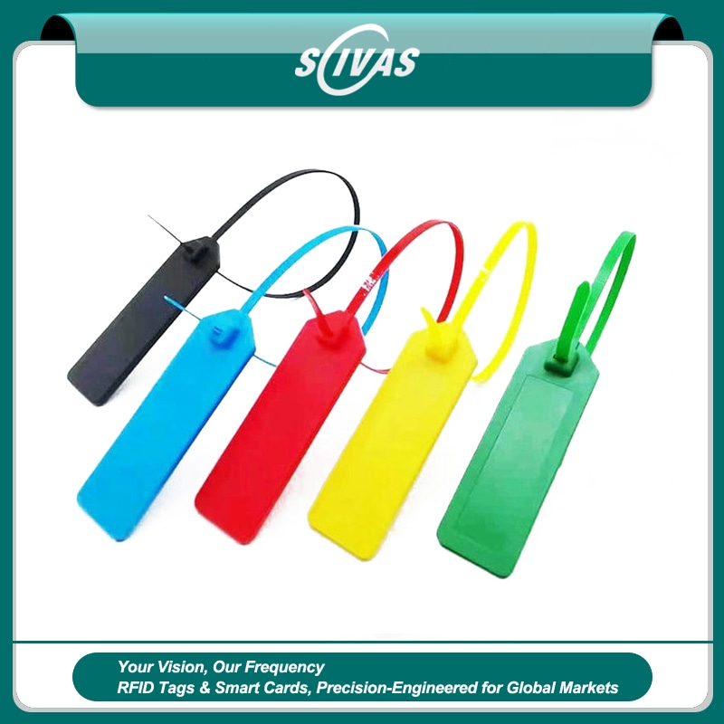Imagem principal da SCIVAS mostra cinco tags RFID tipo abraçadeira modelo Z38028-1 em cores variadas com tiras de nylon para lacre.