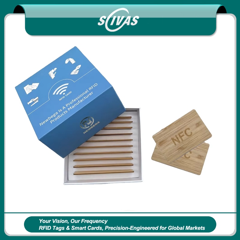 Imagem nítida de Cartões-presente RFID em ácer para marcas sustentáveis destacando cenário de aplicação para aplicações de Cartões de madeira.