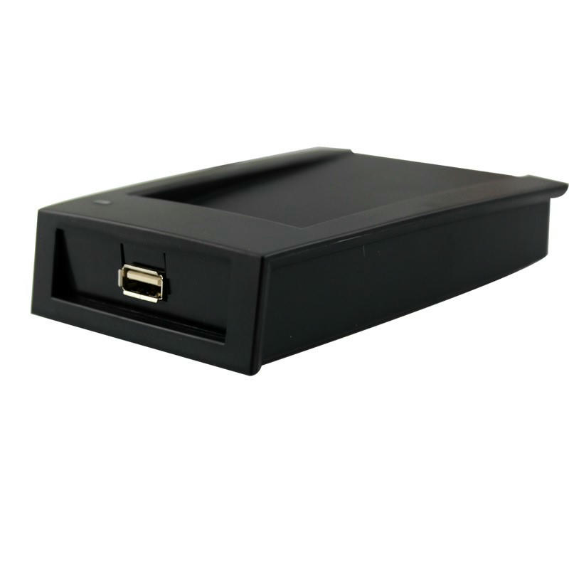Design compacto do leitor RFID LF de 125 kHz para integração em balcões, recepções e estações de cadastro.