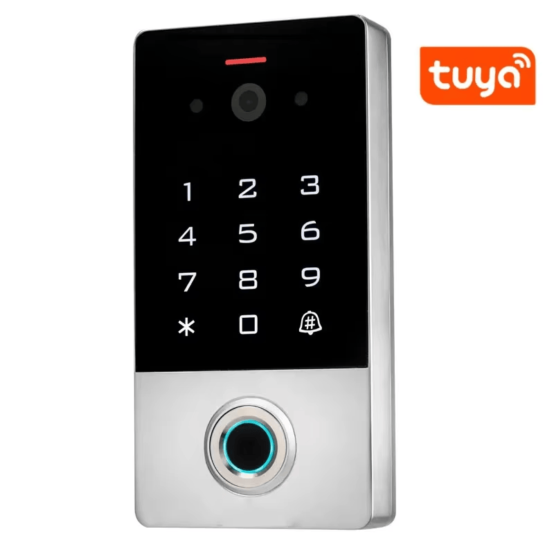 Terminal de controle de acesso VF1 submetido a jatos de água para demonstrar sua estrutura resistente para instalações de segurança externas.