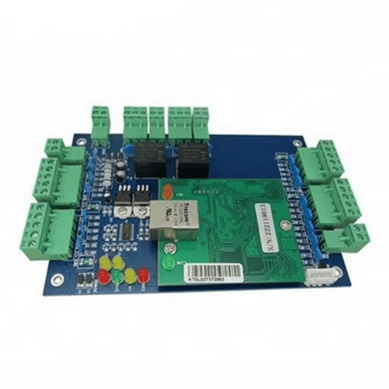A placa controladora de acesso para duas portas AC02 é exibida em ângulo mostrando o módulo Ethernet blocos de terminais e indicadores LED