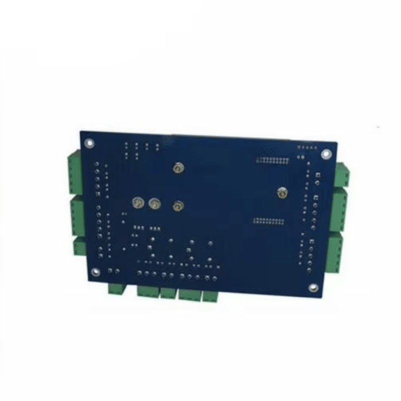 A parte traseira da placa controladora de acesso ac02 é exibida com pontos de solda trilhas da PCB orifícios de montagem e posições dos terminais ao redor das bordas