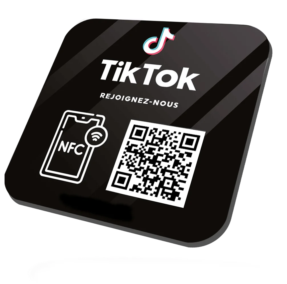 Exemplos de impressão personalizada em cores nos cartões NFC para combinar com a identidade visual de diferentes academias