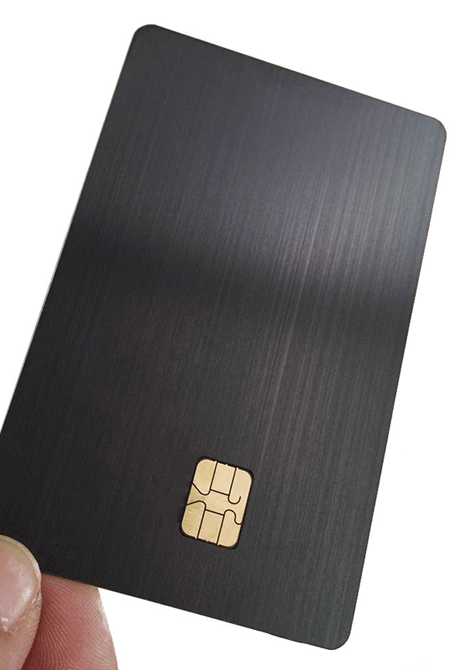 Acabamento de superfície preto escovado para cartão metálico