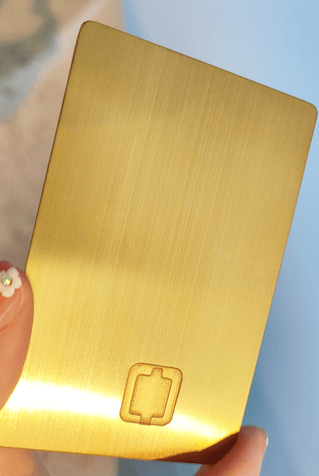 Acabamento de superfície dourado escovado para cartão metálico