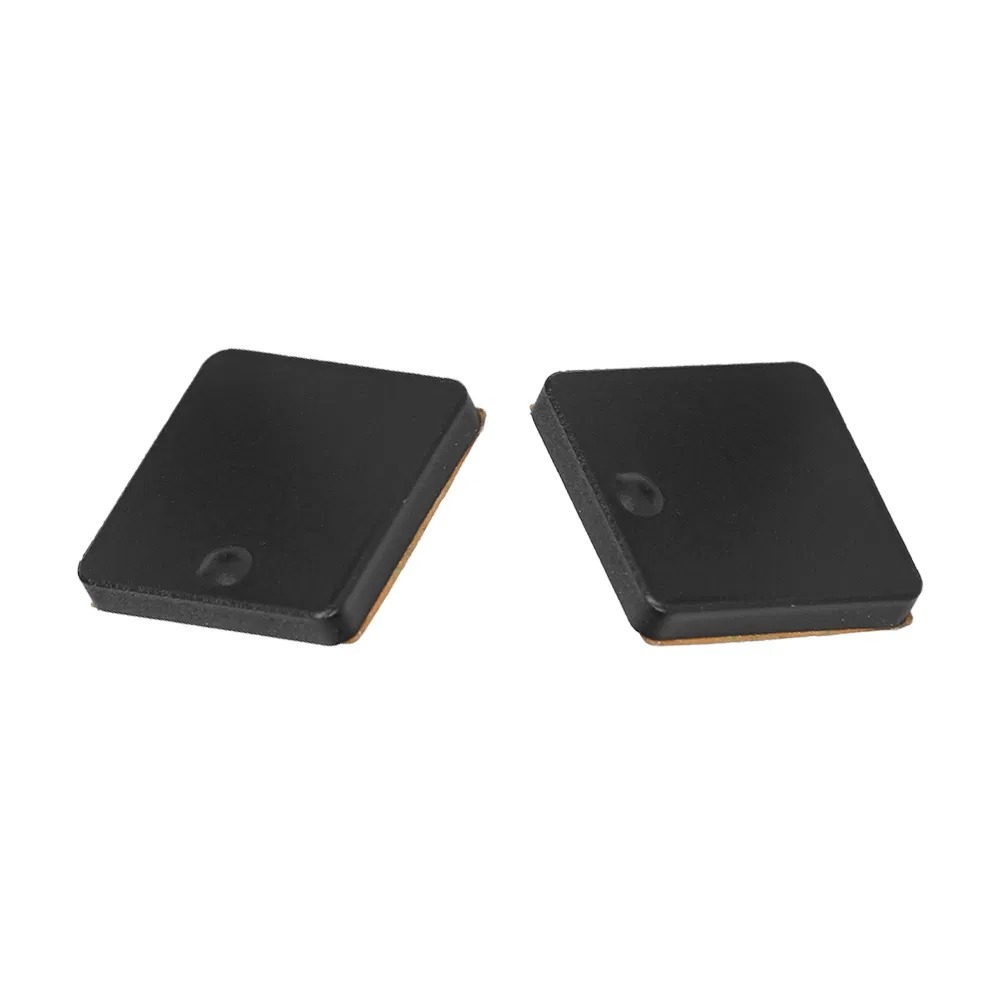Foto de Tags RFID Cerâmicas para Dispositivos Médicos mostrando detalhe de corte a laser na categoria Tags RFID UHF cerâmicas para metal.